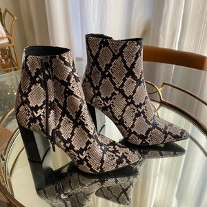 Jeffrey Campbell Snakeskin Booties Sz 7
